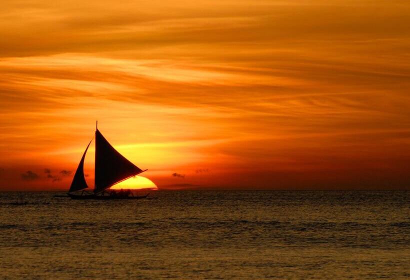 בית מלון כפרי Patio Pacific Resort