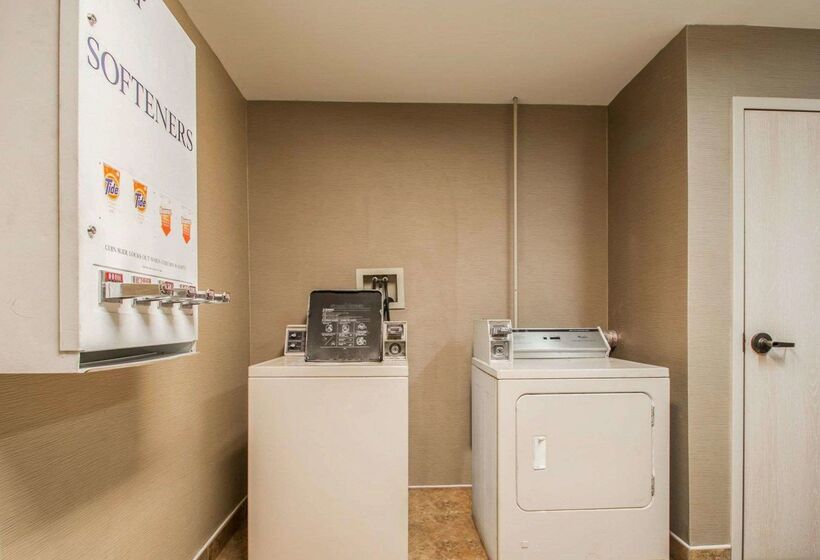 호텔 Quality Inn & Suites Nj State Capital Area