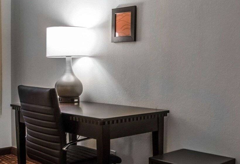 호텔 Quality Inn & Suites Nj State Capital Area