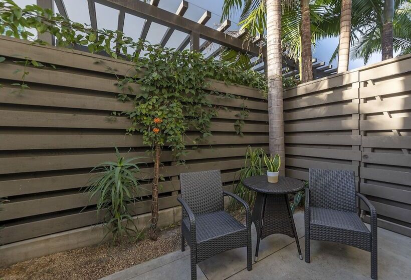 בית מלון כפרי Riviera Beach House