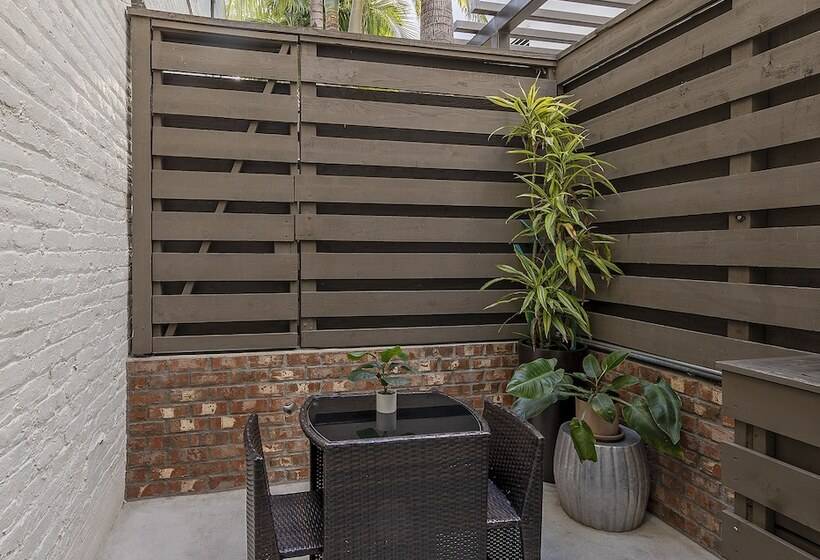 בית מלון כפרי Riviera Beach House