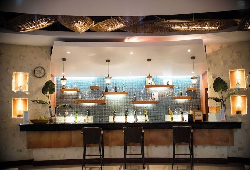 هتل San Remigio Beach Club Sports And Leisure Resort