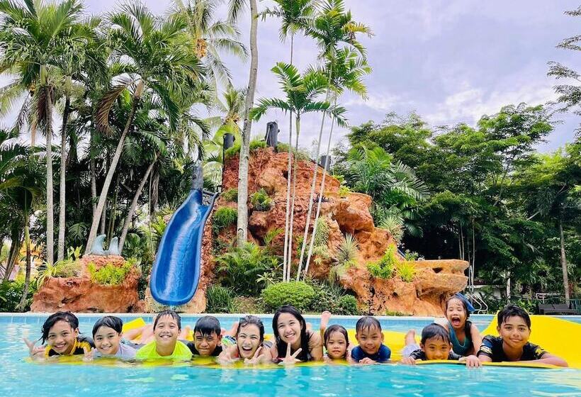 هتل San Remigio Beach Club Sports And Leisure Resort