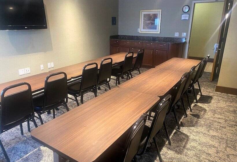 فندق Staybridge Suites Great Falls, An Ihg