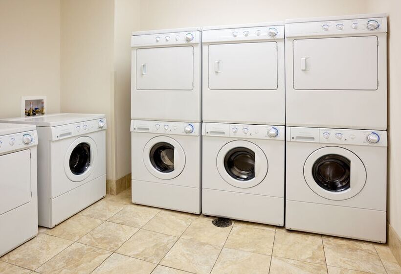 בית מלון כפרי Staybridge Suites Milwaukee West Oconomowoc, An Ihg