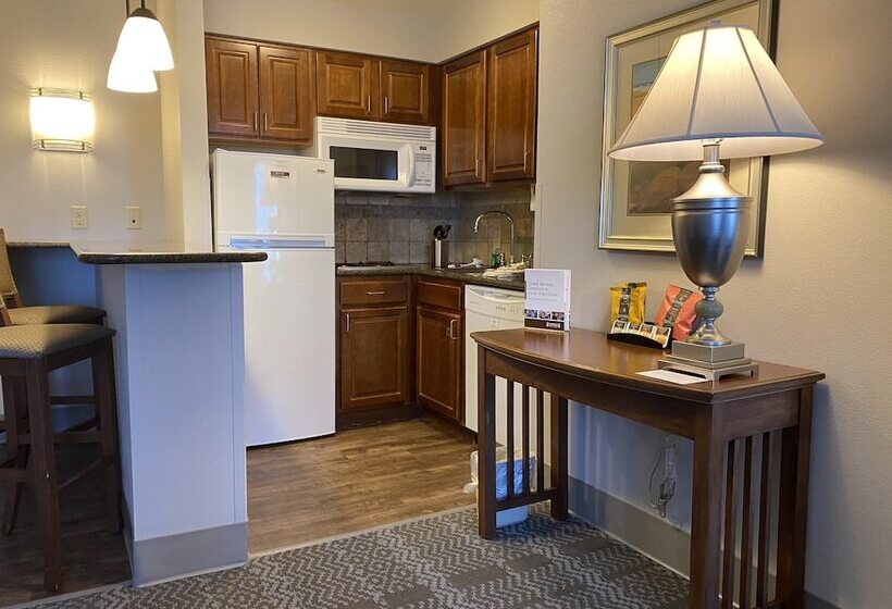 בית מלון כפרי Staybridge Suites Milwaukee West Oconomowoc, An Ihg