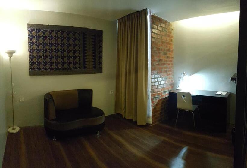 Super 8 Hotel @ Georgetown