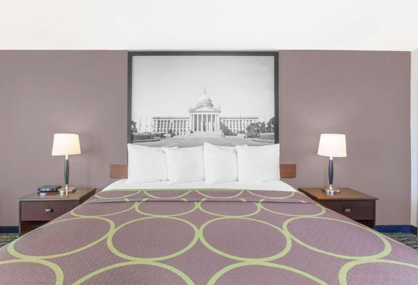 فندق Super 8 By Wyndham Oklahoma City