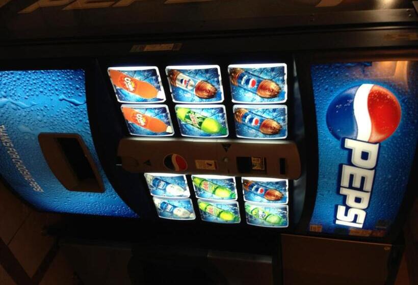 فندق Super 8 By Wyndham Oklahoma City