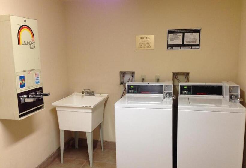 فندق Super 8 By Wyndham Oklahoma City