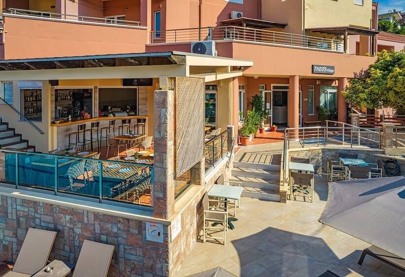 בית מלון כפרי Theos Village Apartments