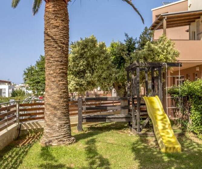 בית מלון כפרי Theos Village Apartments