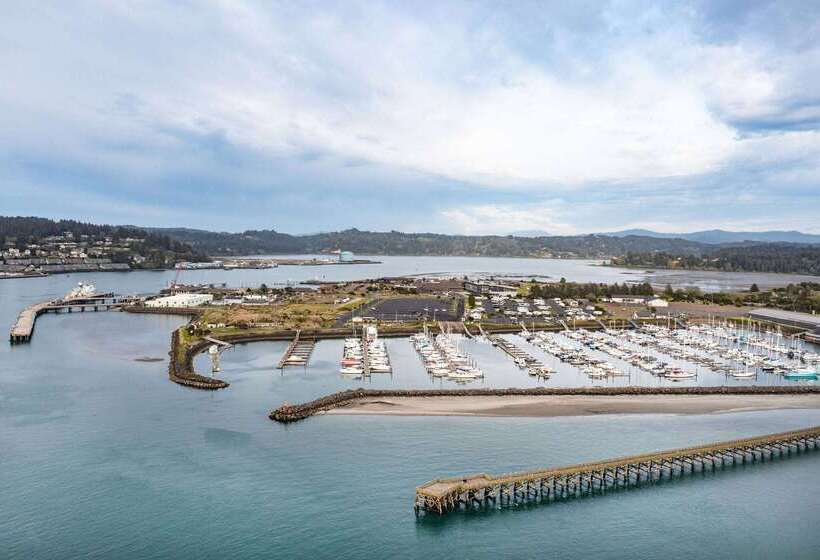 فندق Travelodge By Wyndham Newport