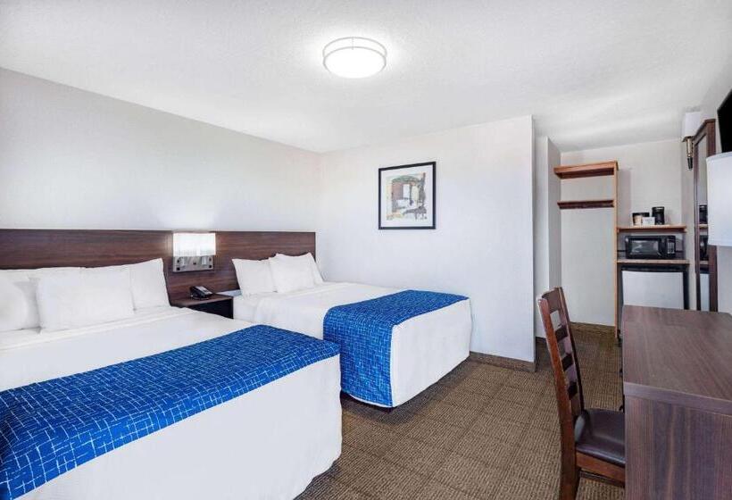 فندق Travelodge By Wyndham Newport