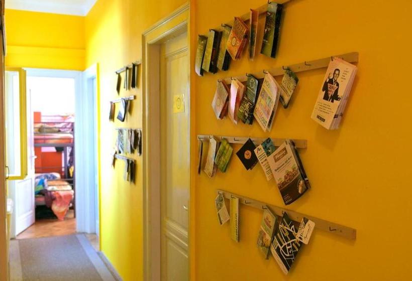 Old Town Hostel Split