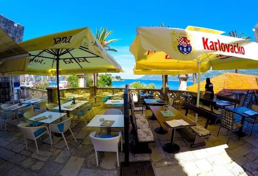 ペンション Accommodation Old Town Vitaic