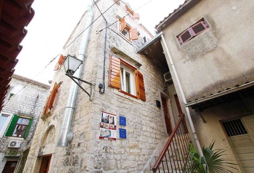 پانسیون Villa Ivanka