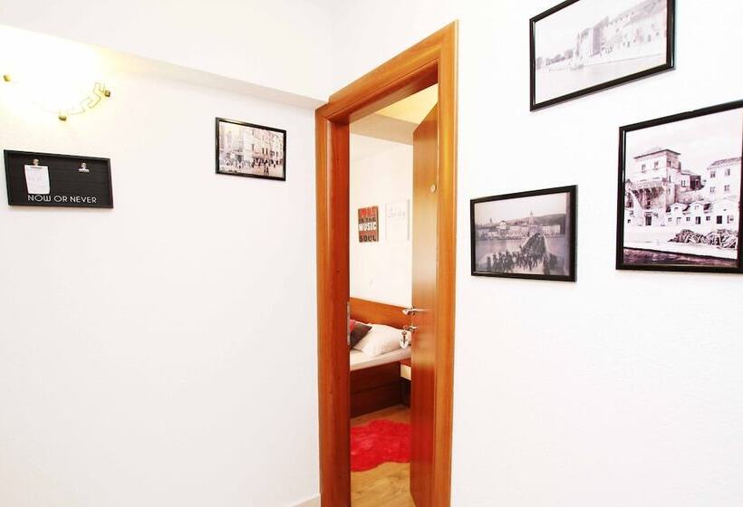 پانسیون Villa Ivanka