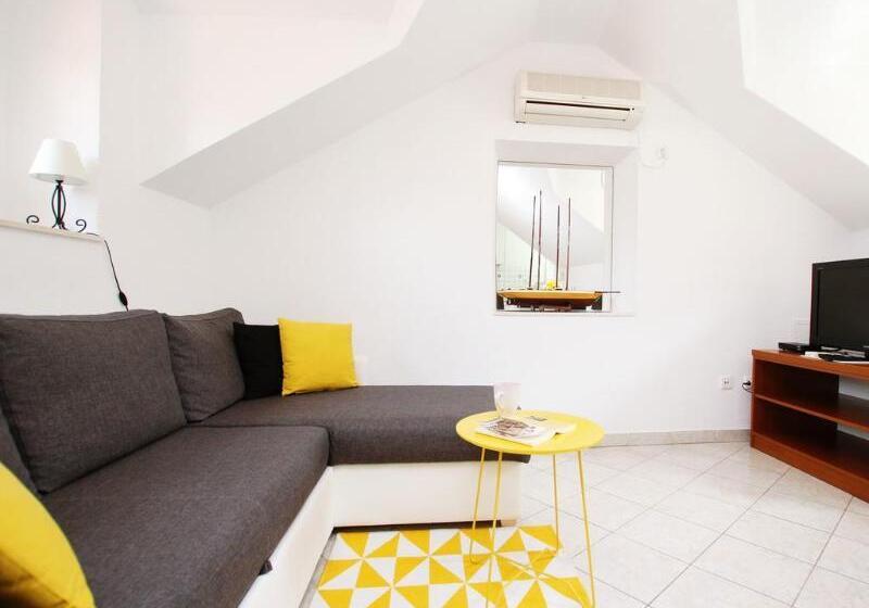 بنسيون Villa Ivanka