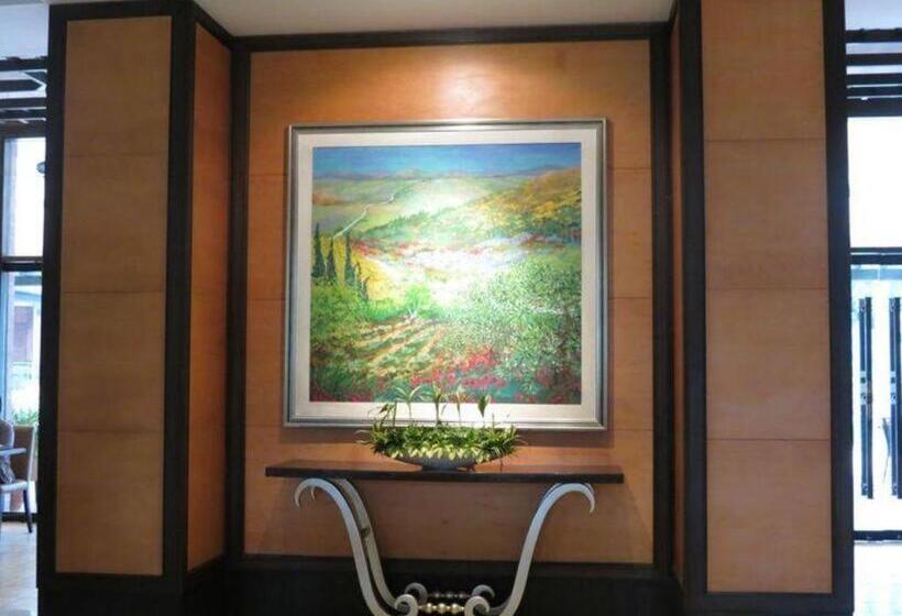 Pontefino Hotel And Residences