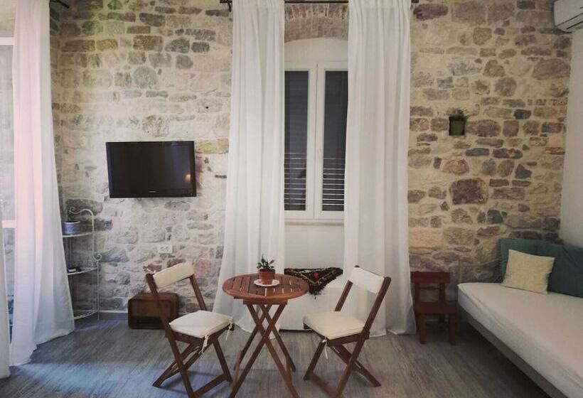 Rooms And Apartments Djanovic