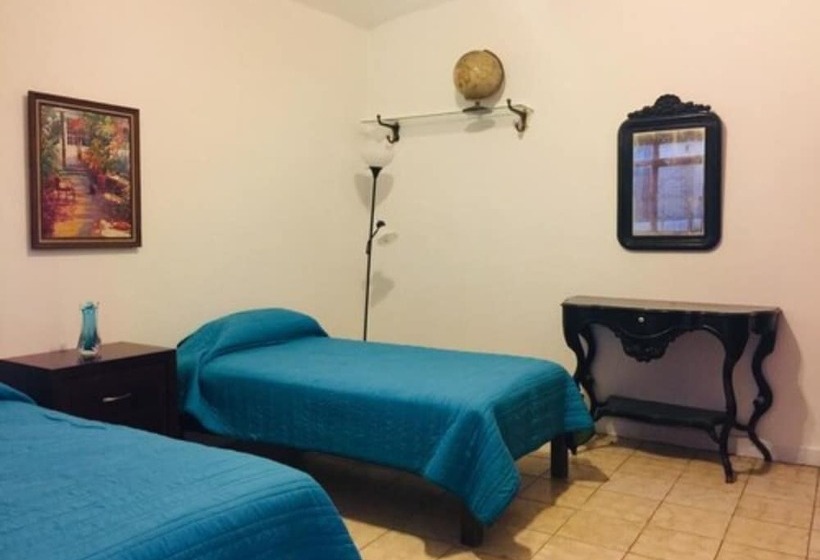 فندق Casa Marfil   Hostel