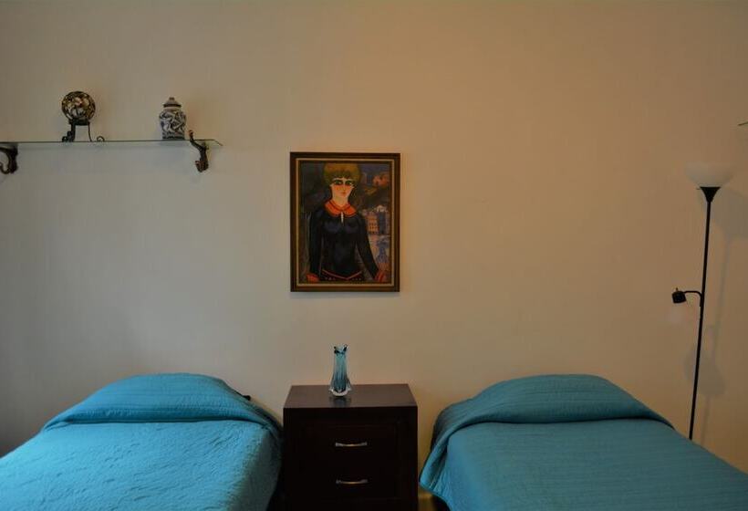 فندق Casa Marfil   Hostel