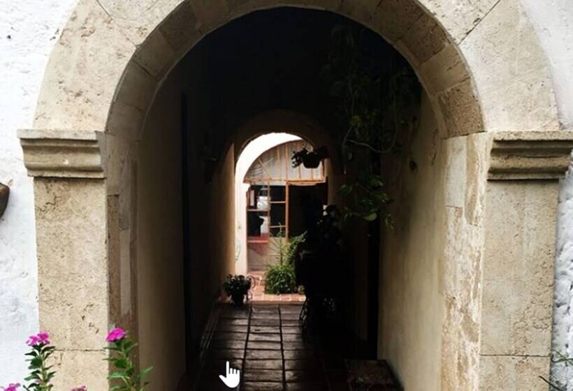 호텔 Hostal Doña Carlota