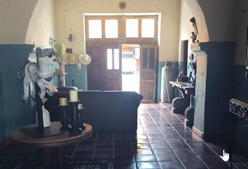 호텔 Hostal Doña Carlota