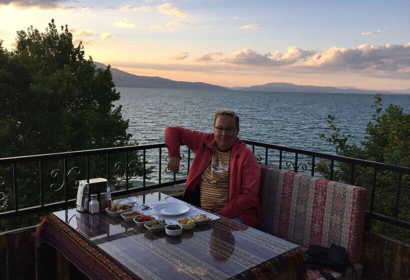 فندق صغير Lale