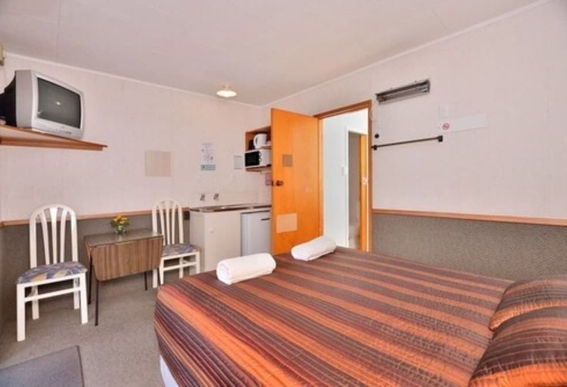 Auckland North Shore Motels & Holiday Park