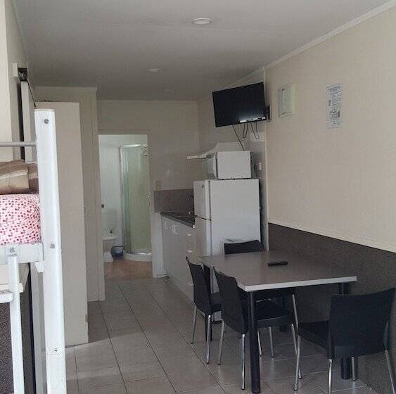 Auckland North Shore Motels & Holiday Park