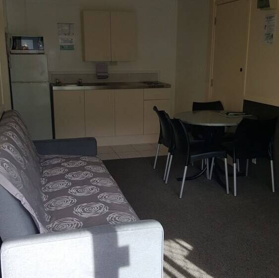 Auckland North Shore Motels & Holiday Park