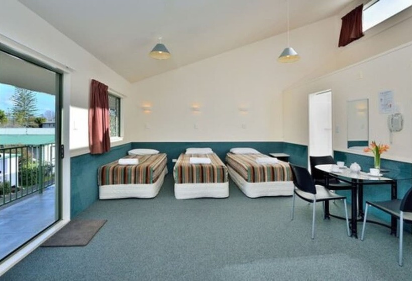 Auckland North Shore Motels & Holiday Park