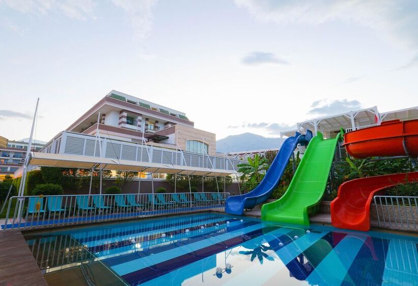 Crystal De Luxe Resort & Spa   All Inclusive