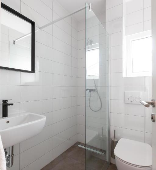 Subtub Hostel Makarska