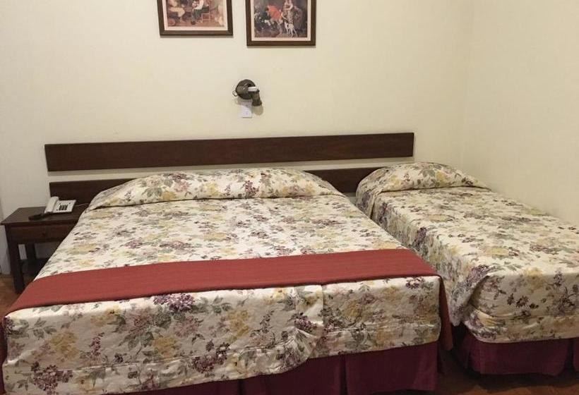 ホテル Avenida Charme