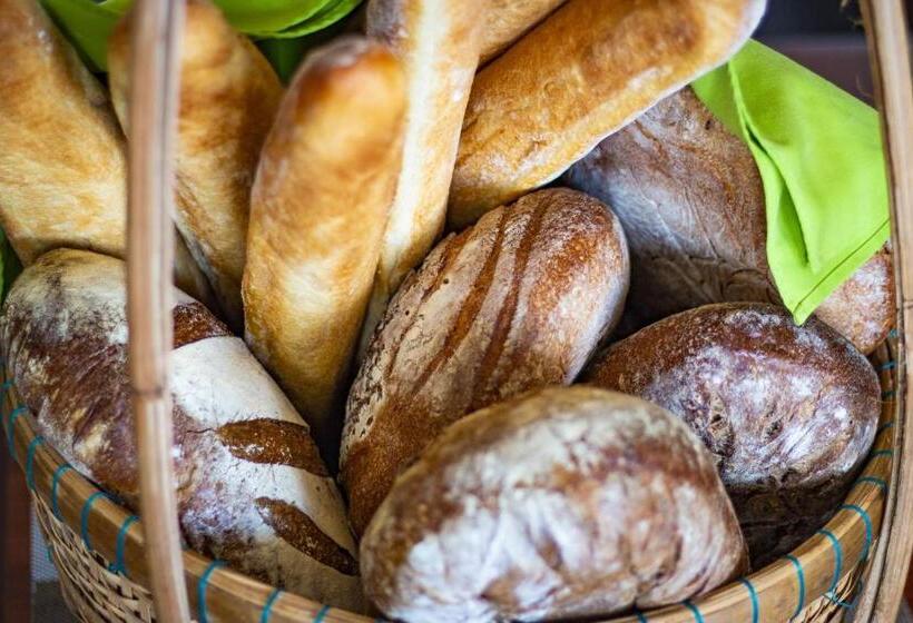 هتل Cassia Cottage Resort And Spa