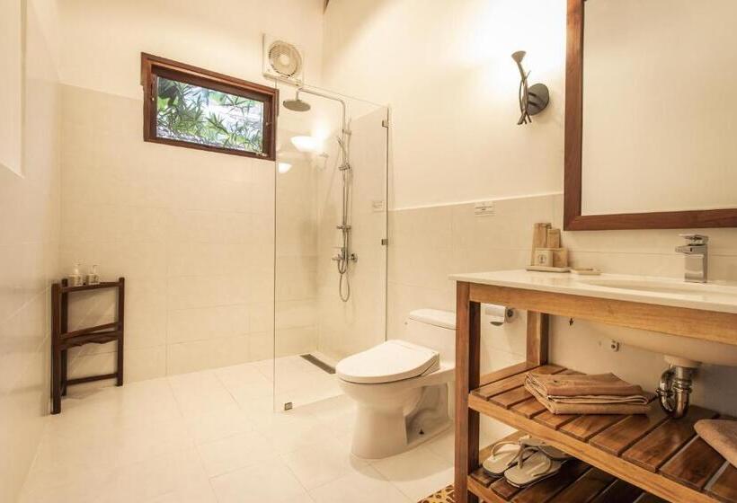 هتل Cassia Cottage Resort And Spa