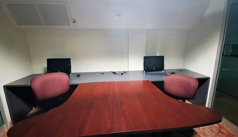 酒店 Colon Plaza Business Class