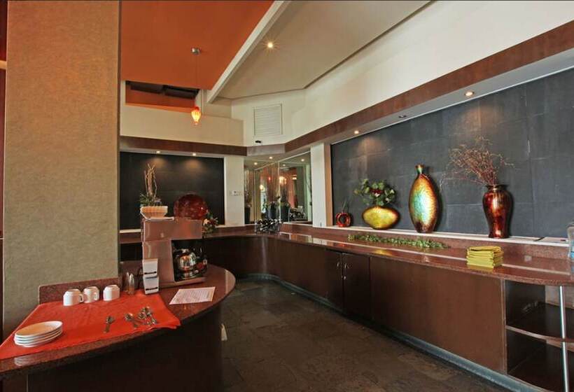 酒店 Colon Plaza Business Class