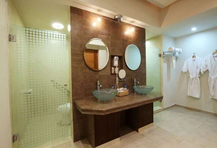 酒店 Colon Plaza Business Class