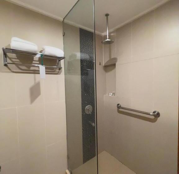 Days Hotel By Wyndham Iloilo