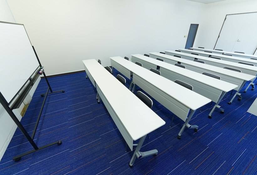 Отель Famy Inn Makuhari