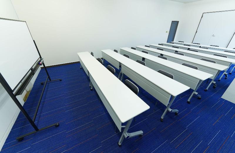 Отель Famy Inn Makuhari