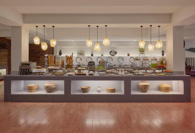 בית מלון כפרי Holiday Inn & Suites Batangas Limapark, An Ihg