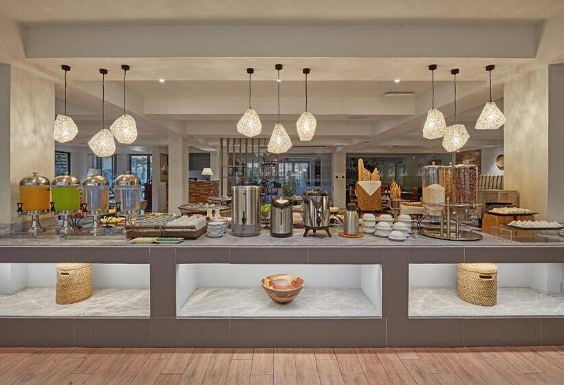 בית מלון כפרי Holiday Inn & Suites Batangas Limapark, An Ihg