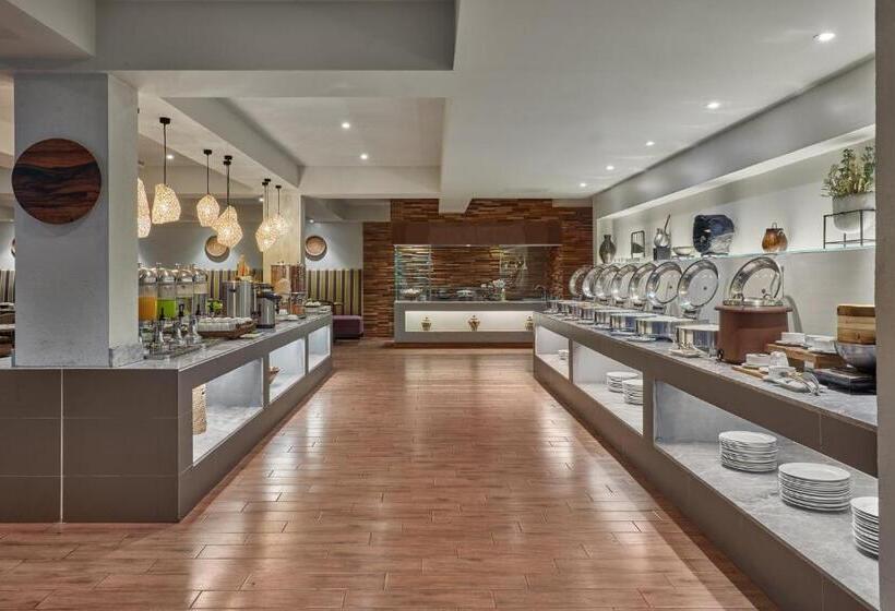 בית מלון כפרי Holiday Inn & Suites Batangas Limapark, An Ihg