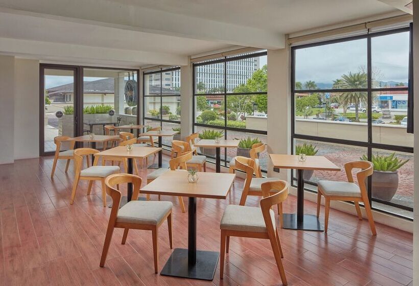 בית מלון כפרי Holiday Inn & Suites Batangas Limapark, An Ihg