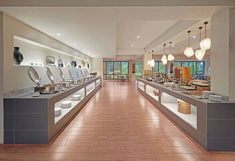 בית מלון כפרי Holiday Inn & Suites Batangas Limapark, An Ihg